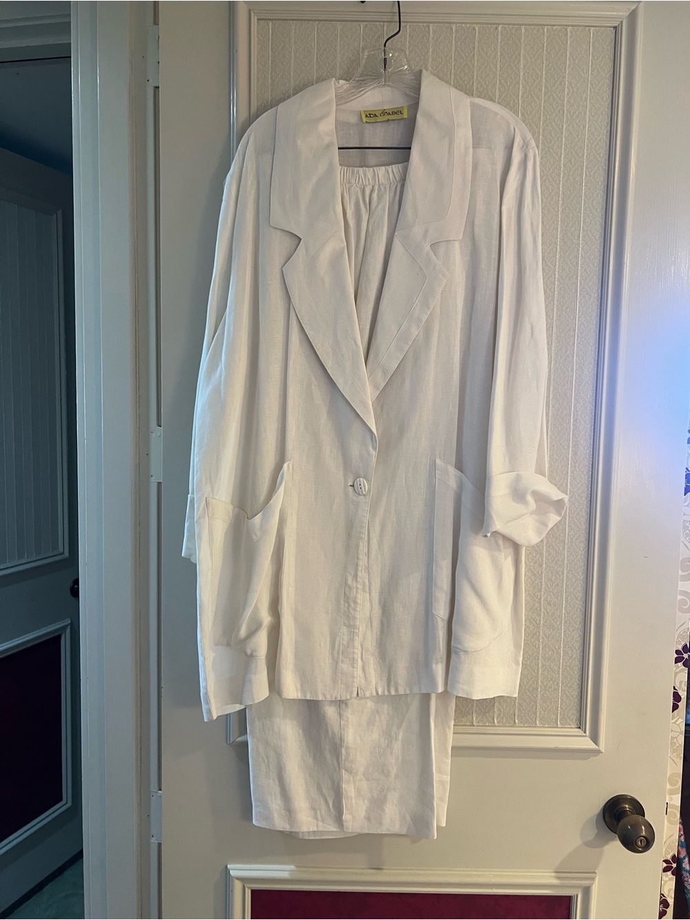 Women's White Linen-Blend Relaxed Blazer with matching trousers